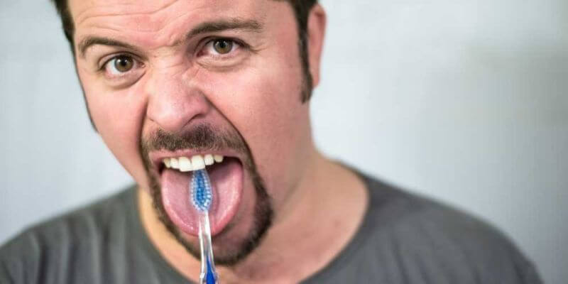 brushing-teeth-tongue
